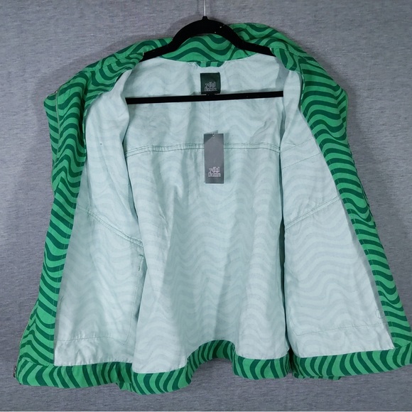 👯‍♀️Host Pick⚡️Wild Fable Green Wave Print Jacket- w/ flaw - Picture 3 of 11